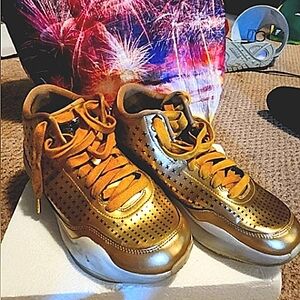 🔥🔥Nike KOBE 10 EXT Liquid Gold, size 8.5🔥🔥